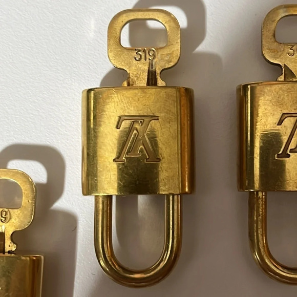 LV ASSORTED LOCK AND KEY - Picture 7 of 11